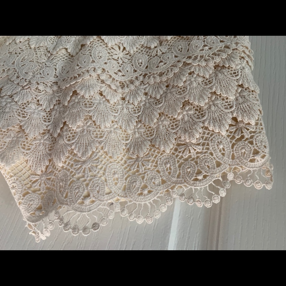J. McLaughlin HIGHRISE crochet cotton shorts - Picture 9 of 10